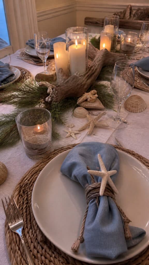 Beachy Christmas Table Settings and Centerpieces
